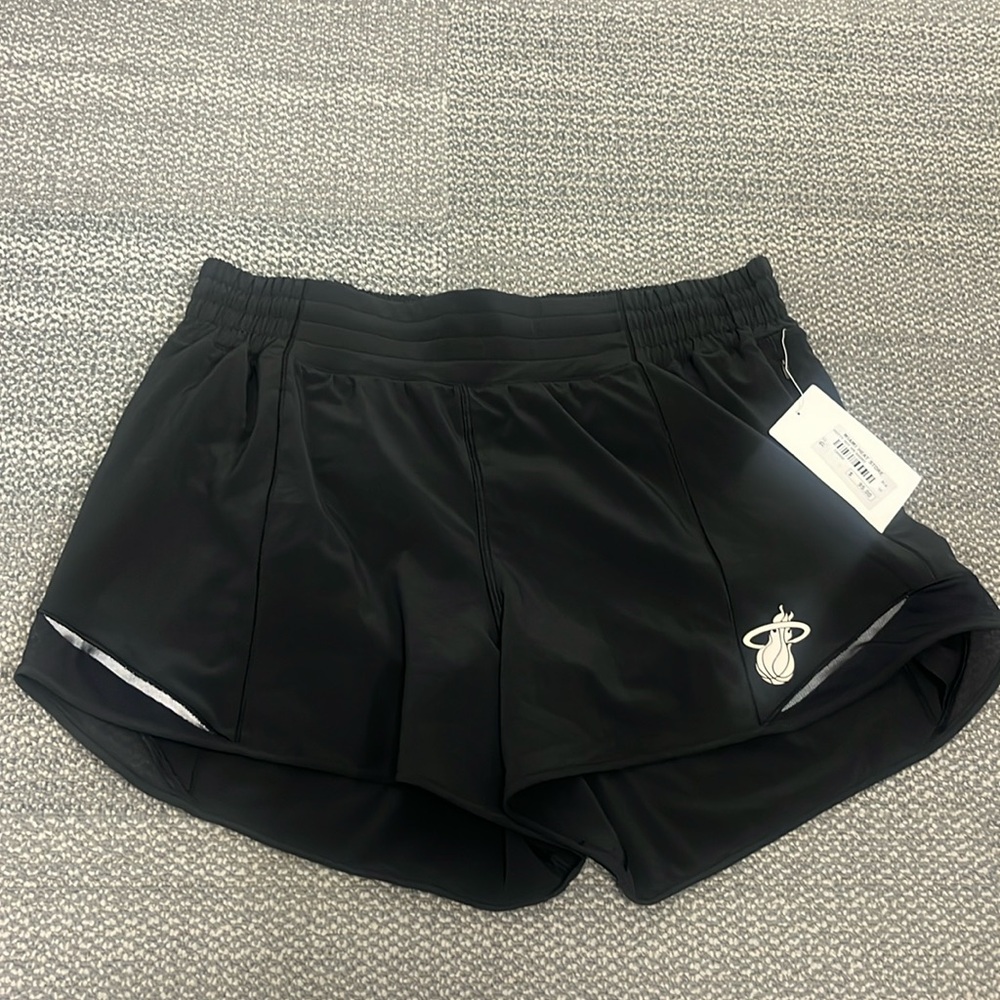Lululemon Hotty Hot HR 4” Lined shorts Blavk size 12, Miami Heat Store, rare